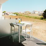 לינה וארוחת בוקר Casa Barcas