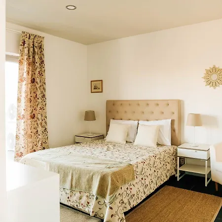 Alojamento de Acomodação e Pequeno-almoço Casa Barcas 4*